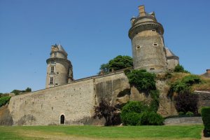 chateau-de-apremont-85_a