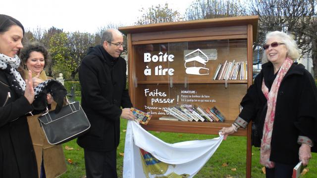 une-boite-lire-inauguree-place-albert-sorel